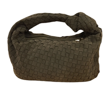 Laden Sie das Bild in den Galerie-Viewer, Woven Wild Leather Bag     -   BY SARA BECKER
