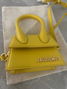 Mini-Umhängetasche mit Jacquemus Le Chiquito-Logoplakette -  JACQUEMUS