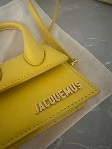 Mini-Umhängetasche mit Jacquemus Le Chiquito-Logoplakette -  JACQUEMUS